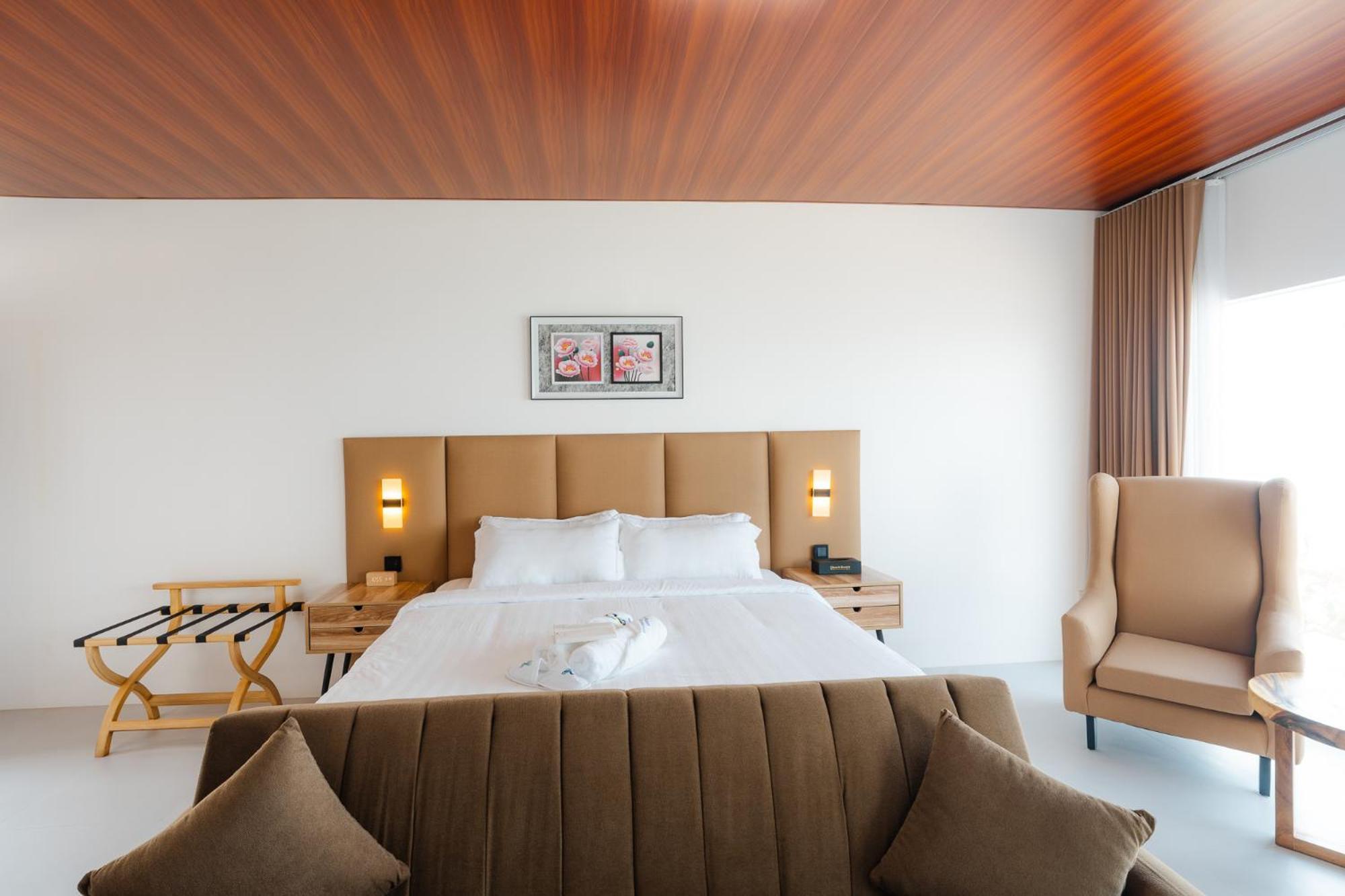 Q Beach Resort Cabangan Номер фото