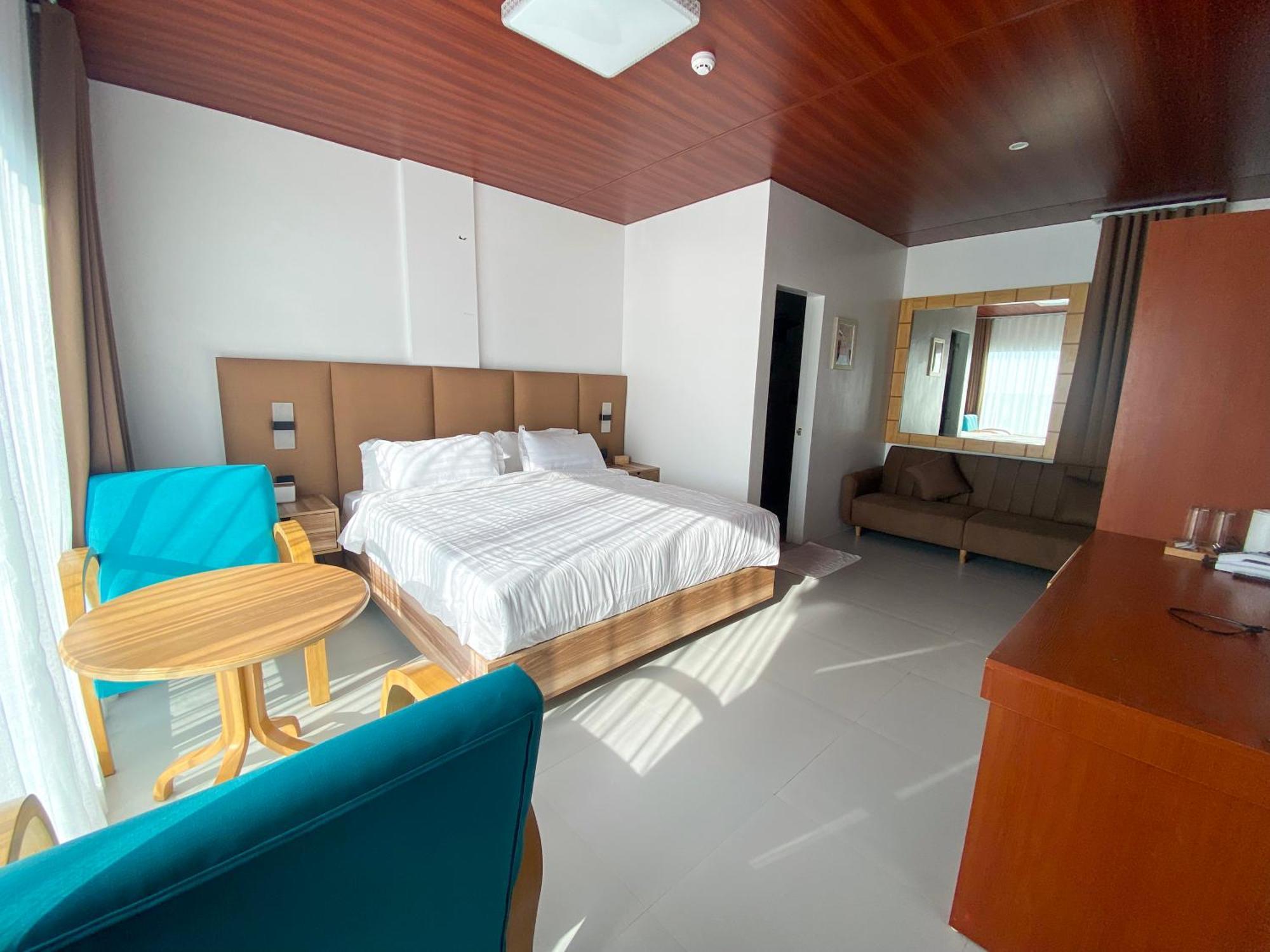 Q Beach Resort Cabangan Экстерьер фото