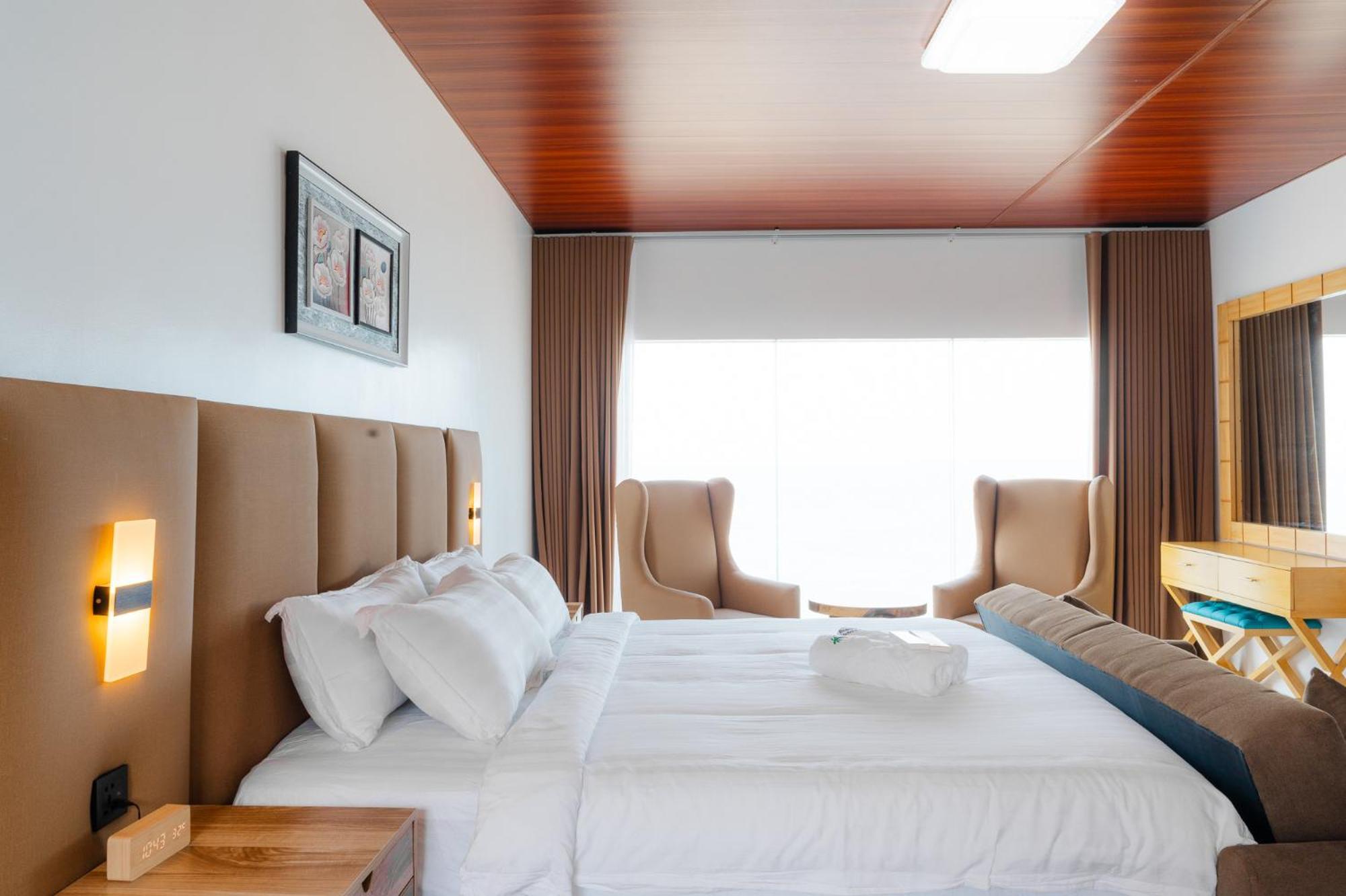 Q Beach Resort Cabangan Экстерьер фото