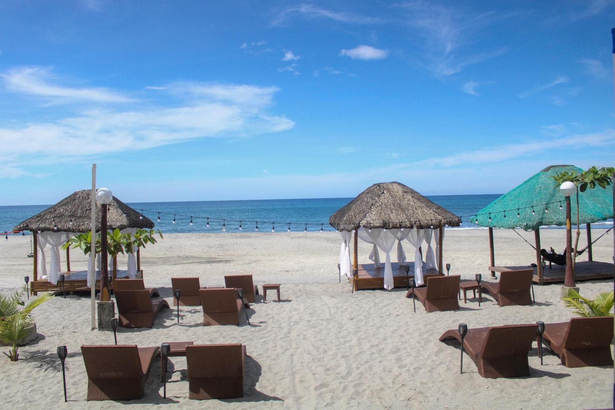 Q Beach Resort Cabangan Экстерьер фото