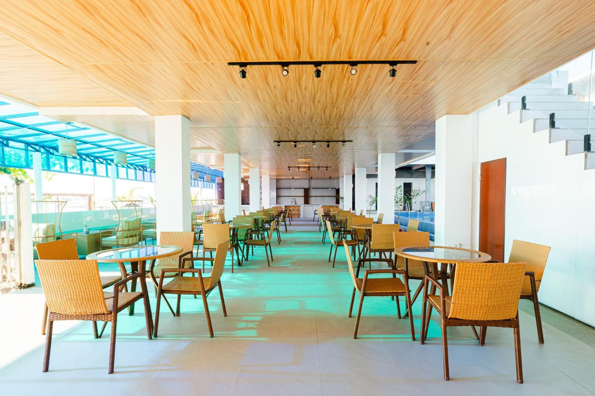 Q Beach Resort Cabangan Экстерьер фото